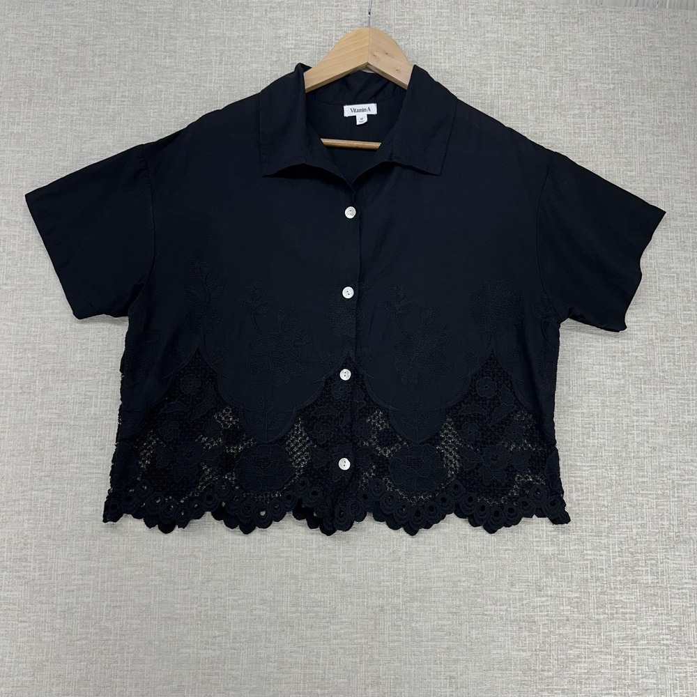 Vitamin A Button Front Shirt Womens Medium Black Cropped Lace Floral Crochet Top
